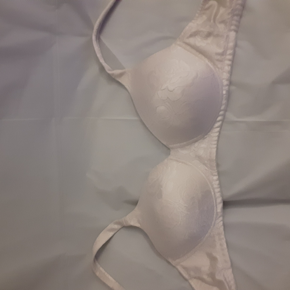 Vanity Fair 36b wireless bra